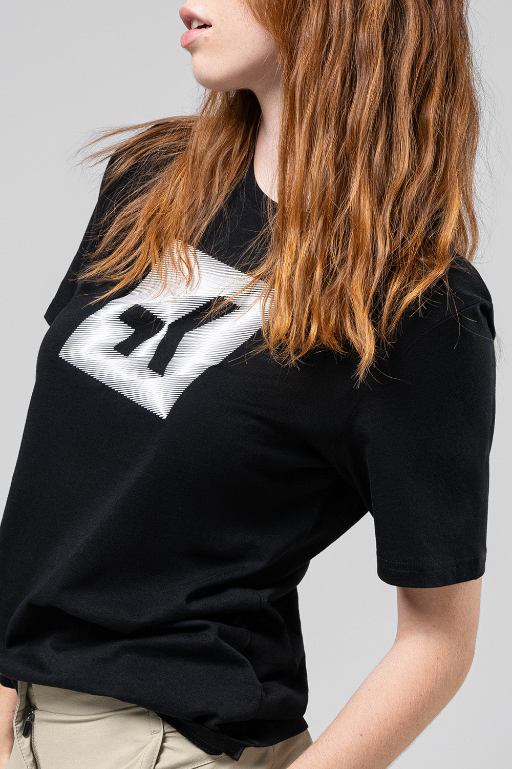 CAMISETA MANGA CORTA OVERLINES 2.0 UNISEX JET BLACK