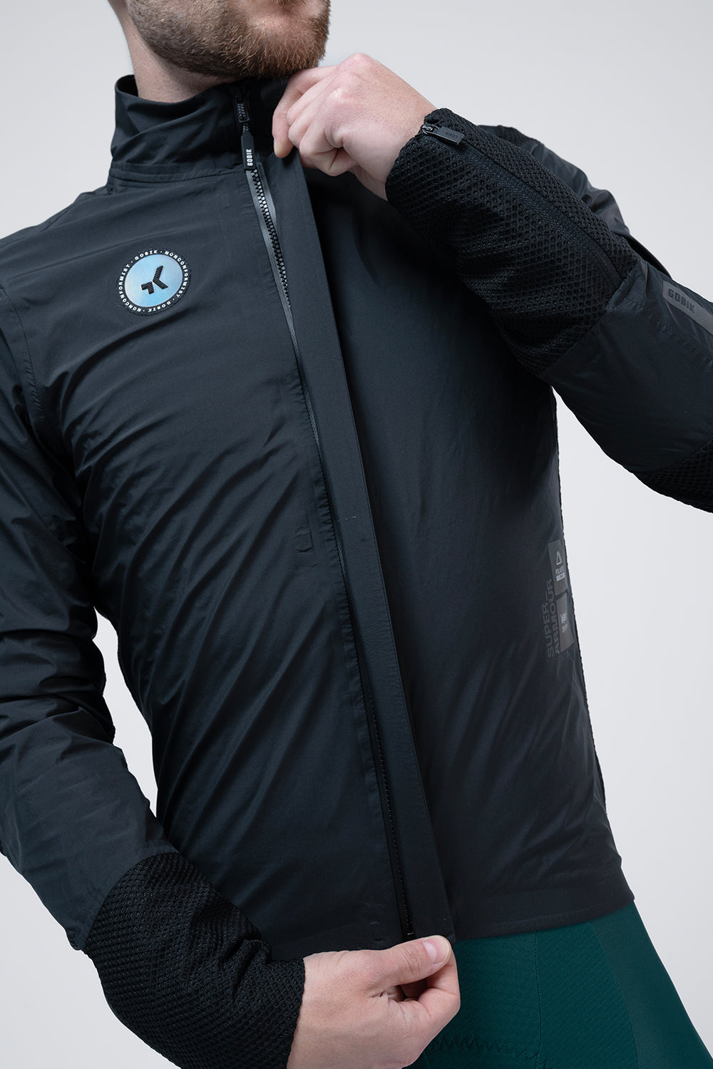 CHAQUETA SUPERARMOUR UNISEX ROYAL BLACK
